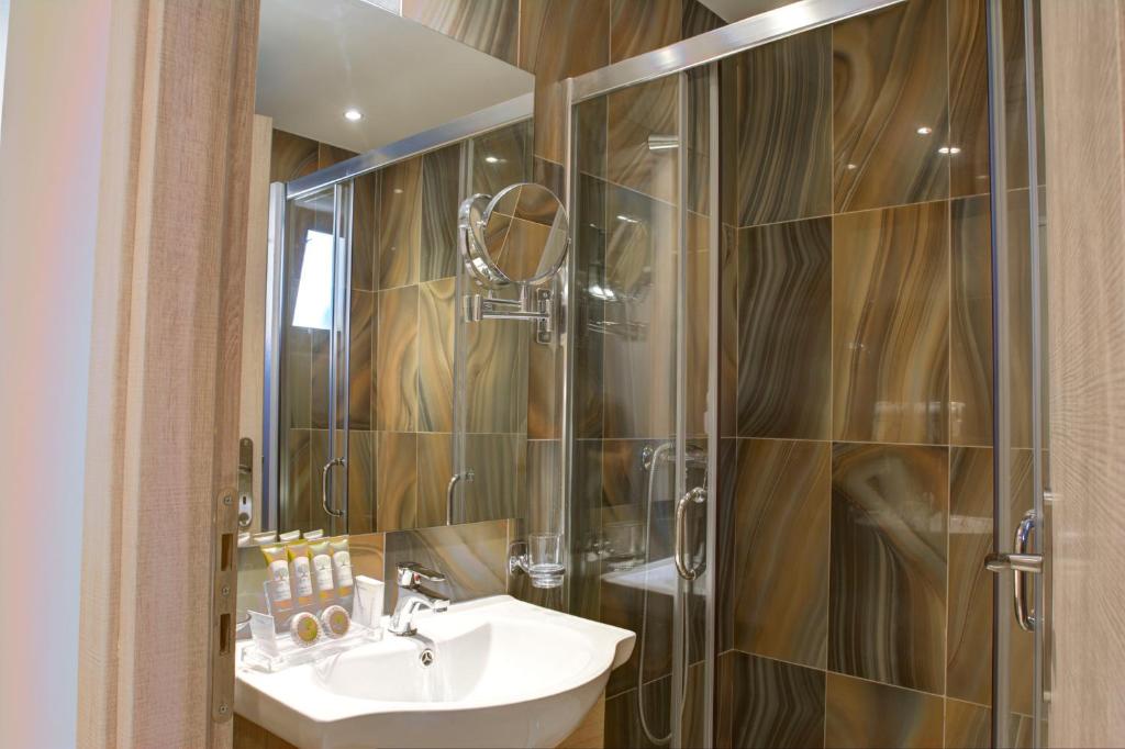 Porto Demo Hotel room 4